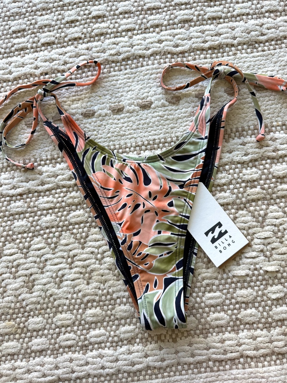 🔥🔥BILLABONG - UNRELEASED MIDNIGHT ISLAND SIDE TIE DIPPIN BOTTOMS🔥